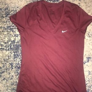 Maroon nike dri fit t-shirt